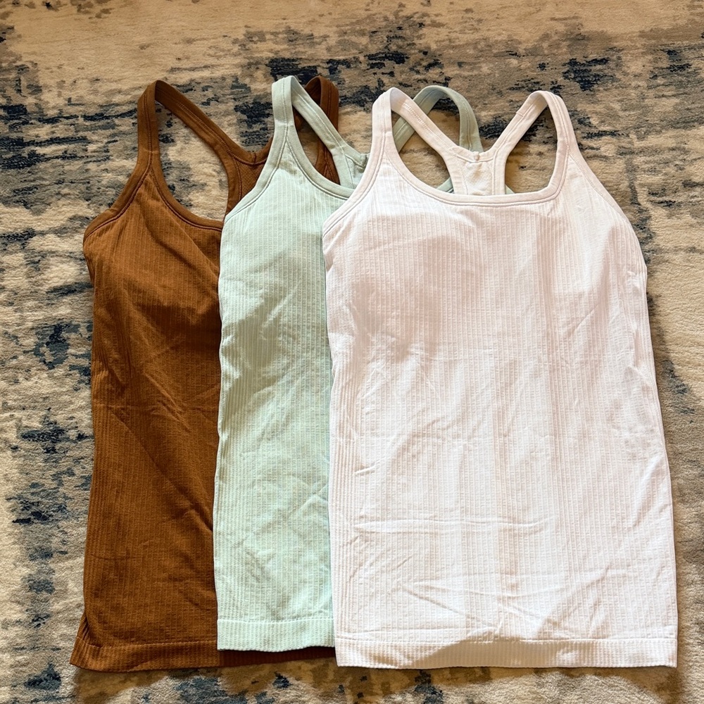 EUC lululemon athletica EBB TO STREET TANK BUNDLE
